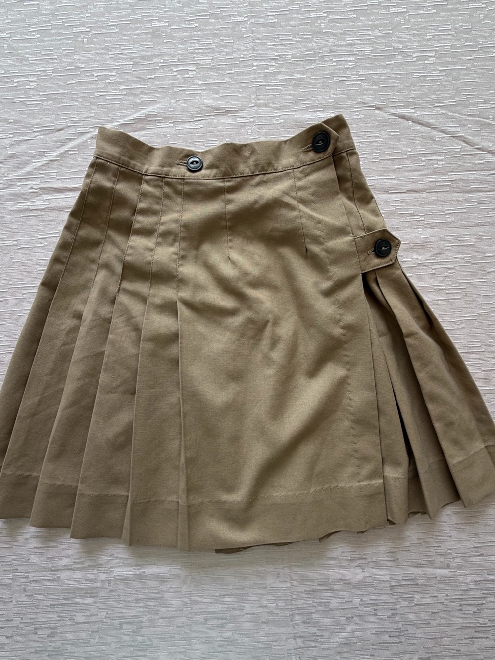 Flynn O'Hara Girl's Wrap Style Pleated Khaki Beige Skirt Rayon/Poly Size 10